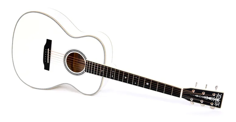 Sigma 000A LTD White Pearl, vue 3, vue 3